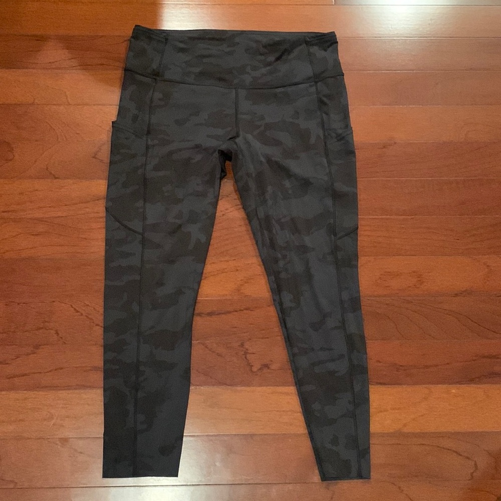 Lululemon Fast and Free 7/8 Leggings Grey Camo